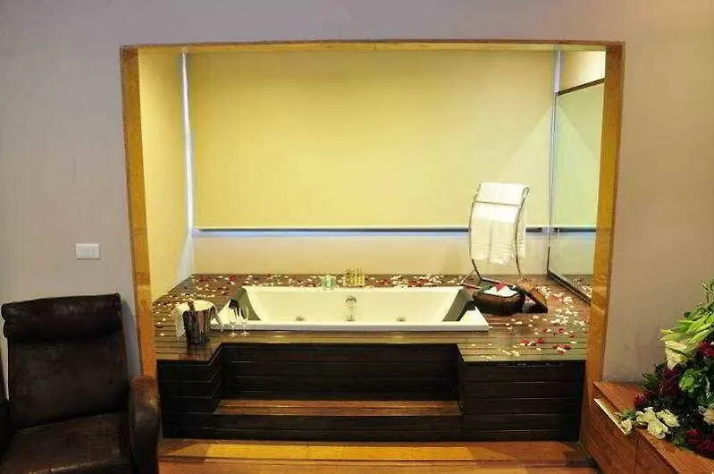 City Suite Hotel Beirut 4*,